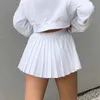 Юбки летняя готическая плиссированная юбка Новая короткая белая женщина эластичная талия мини -юбки сексуальные миркро вышивают мини -спортивные теннисные пленки Silkl2429