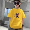 티셔츠 2024 New Fashion Luxury Brand Tshirt Childrens 캐주얼 스트리트 의류 아기 티셔츠 소년 의류 애니메이션 애니메이션 소녀 최고 어린이 무료 티셔츠 L2404