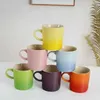 Mokken populaire Noordse stijl kleurrijke gradient cup creatieve macaron cup gradient cup cool kleurrijke regenboog cup keramische beker met handgemaakte geschenken j240428