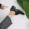 Casual schoenen Japanned lederen veter brogue vrouw Britse vierkante teen flats retro vrouwelijke platte derby enkele klimplanten