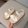 Sandálias Sapatos infantis pérolas arco pérolas abertas novos apartamentos de verão infantil sandálias de meninas casuais não deslizam o estilo japonês simples para vestidos