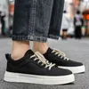 Casual Shoes Men Black Vulcanized Sneakers Boys Flat But na wiosnę i lato 2024 Mężczyzny