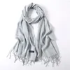 Mode fast färg 2024 kvinnor halsduk vinter hijabs tofsels långa dam sjalar kashmir som pashmina bandana scarves wraps echarpe 240425