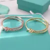 Bracciale europeo squisito classico classico in oro rosa corda per donne Bracciale di gioielli di alta qualità di alta qualità per il tuo amico come regalo