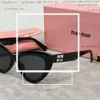 occhiali da sole Mui Mui Fashion Miui occhiali ovali Designer Sun occhiali da sole Anti-radiazione Uv400 Lenti polarizzati MENS ECCIAI DI ECCIALI RETRO con 7502 originali