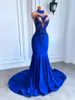Robes de fête Long Prom 2024 Elegant High Necy Luxury Breded Brodery Royal Blue Spandex Black Girl Sirène Gala