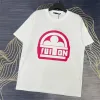 Designer T-shirt Marque de luxe Brack and White Letter Mens Mens T-shirts Fashion Letter Imprimé à manches courtes 100% coton T-shirt en gros.