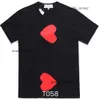 Jugar camisetas Commes 2024 Fashion Mens Play T Shirt Garcons Designer Commes Play T Shirt Shirts Polo Commes Red Commes Heart Casual Womens Des Badge Graphic Tee 113 651