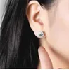 Pure 925 Silver 0,5 CT 1 CT Moissanite Diamond Studs Trendiga lyxörhängen Handgjorda smycken för kvinnor