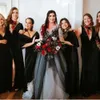 Suknia tiulowa ślub ślubny gotycki czarne sukienki v szyja koronkowe aplikacje Ruche plisaty zamiatanie pociągu długie rękawy plażowy kraj