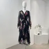 Robes décontractées fleurs noires imprimées à manches longues en V couche de couche midi de soie 2024 Haute Qulaity Femmes originales Vêtements d'été printemps