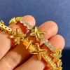 Colares pendentes Jóias de jóias de ouro de cobre Metal brilhante Metal X-Character Incrrada de diamante Colar de luxo de luxo Design de estilo de casal e corrente de pescoço 958D