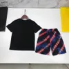 Fashion Baby Tracksuit Summer Summer Céparent Kids Designer Taille 100-150 cm Colorful Letter Impring T-shirt and Logo Match Shorts 24aPril