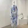 Robes décontractées 2024 Silk de haute qualité blanc bleu floral imprime à manches longues robe maxi lâche