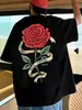 T-shirts voor heren rode rozen gewikkeld in linten afdrukkende kleding mannen katoen ademende tsized casual losse korte H240429