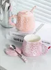 Tassen Buntes Knochen China Set für Frauen eleganter europäischer Stil Teebassen mit High-End-Keramikmaterial Milchbecher Kaffeetasse