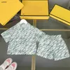 Modna Baby TrackSuits Designer Ubrania chłopców Zestaw rozmiar 100-150 cm gradient litera druk letnia pojedyncza koszula i szorty 24 kwietnia