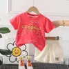 衣類セット2024夏の男の子の服1〜2年韓国のファッションプリントプルオーバー半袖Tシャツとショートパンツ幼児の男の子