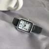 Armbanduhren retro Uhren klassische lässige Quarz -Zifferblatt Lederband Rechteckuhr Mode Handgelenk für Frauen