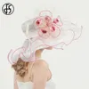 Cappelli larghi cappelli da secchio FS ORGANZA WIRD BRIM CHIESA KENTUCKY DERBY TACK AFFACCATORE PER WAMERE Cocktail da sposa Tea Party Cap Chic Veil Flower Feather Y240426