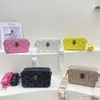 Sac de caméra de sacs de créateurs femmes 2024 Spring d'été Nouveau sac à bandoulière unique Sac à corps haut de gamme Bage d'aigle brodé