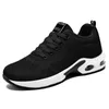 Livraison gratuite hommes femmes chaussures de course à lacets anti-glip bas solide solide noir blanc rose rose violet mens entraîneurs sport sneakers gai