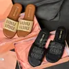 Designer tofflor kvinnor sandaler flatsula utomhus strandfest skor sommar solid mjuk sula sandaler platt flip flops