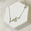 Colliers pendentifs Collier de nom personnalisé arabe personnalisé avec petite chaîne de papillons Gol