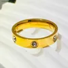 Sense Promise of Love Design Ring Mens und Damen Eleganter Stil mit Diamond Eingelegtem Schmuckpaar glatt mit Karren Originalringen