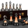 45x45x3cm Métal de luxe rétro Décoration européenne Ensembles d'échecs en bois Familles Famille Classic Solid Pliage Checkerboard professionnela 240415
