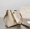 Kvinnor Designers Simple One-Shulder Bag Kvinnors hinkväska Hög kapacitet Trendig Cowhide Satchel Commut 2024
