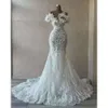 Robes de mariée balayez le train nuptial sirène robe en dentelle une épaule fleurs faites à la main perles de taille plus manches sans manches