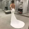 Deep V Straps Meerjungfrau Designer Kleider Hals sexy Rückenless Satin Sweep Zug bedeckte Knöpfe Rücken Strand Hochzeitskleid Vestido de Novia Estido