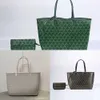 Designer Gyd ** Ultra A +++ Leder großer Schulter -Tasche mit Chevron -Muster.Ideal für stilvolle Frauen unterwegs und bietet eine große Kapazitäts- und Designer -Handles.