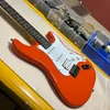 St Electric Guitar Rosewood Tretboard Mogany Body 6 Strings Guitarra Versione a destra della nave gratuita