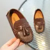 Buty dla dzieci nowe dziecięce buty wołowiny ścięgno miękki podeszwy maluchowe buty białe, czarne, brązowe chłopcy skórzane buty