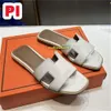 Designer Summer Swippers for Women Ladies Leather Claquette élégant Pantoufle Room Slides Sliders Claquettes Outdoor Casual Shoes Taille 35-42