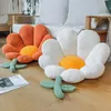 Ins Flower Cushion Söt blommaform Plushstol ryggstöd Kreativ sittande kudde för sängbilssoffa Pad Heminredning leveranser 240424