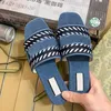 Designer Women Slide Blue Denim Slides Casual Flat Shoes Sandalen met geborduurde muilezels weven luxe sandale zomer strandleer Sole Nieuwe stijl Fashion Slippers