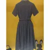 Designer Kvinnor Plaid Letter-tryck Skjorta Dress Women's Open-Neck-knapp-up Vintage Randig kortärmad bälte klänning svart och vit aprikosklänning B25