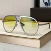 Lunettes de soleil designer pour hommes femmes 1060 mode CR-39 Avant-garde Style Anti-ultraviolet Classic Popularité Metal Metal Oval Big Full Ferme Box Random