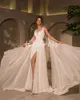 Fantastisk bohemiska bröllopsklänningar 2024 med ängelvingar sexig hög slits chiffong destination strand brudklänningar alf fairy boho brud klänning romantisk mantelmari
