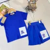 Yeni lüks marka bebek takım elbise tasarımcısı iki parçalı kısa kollu mektup takım elbise Erkek ve kadın yüksek dereceli çocukların kısa kollu spor giyim boyutu 90cm-15cm b10