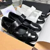 Chaussures habillées Rétro Toe rond talons épais peu profonds Single Black Blanc Patchwork Mid Talon Mary Jane pour les femmes printemps 2024 Lady