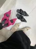 Slippers apontou mulheres deslizam 2024 Chegadas de moda sapatos de moda de moda de salto médio preto bege rosa azul verão fora da mula