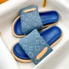 Luxury Sac Luxe Cool Pool Oreiller toboggan Mule Sandal Tazz Tazz Designer Sandale Womens Men Casual Shoe Plateforme Summer Beach Outdoor Denim Rossed Soft Flat Talon