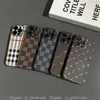 Luksusowy projektant iPhone 15 Pro Max Pose Telefle Case dla 15Plus IP14 Promaks 13 12 11xr 8p Girl