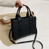 2024 Totväskesdesignväskan Black Shoulder Bags Classic Capacity Crossbody Bags Casual Square ryggsäck Högkvalitativ shoppingväska Portfölj Handväska