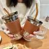 ストローシールされたふたをしたインススタイルのガラスコーヒーカップ