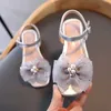 Sandały 2023 Sandały dziewczynki buty księżniczki koreańskie miękkie podeszwa dziecięce buty swobodny but but but dla dziewczynki mody kobiety sandalias de mujer